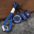Détails du porte-clés fitness bleu avec pendentifs haltères, kettlebell et gourde sport - Style Kettlebell / Emballage en vrac / Bleu