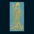 Vista dettagliata dell'adesivo in metallo dorato con rilievo della divinità Guanyin - Mahasthamaprapta - Zodiaco Cavallo