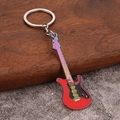 Portachiavi chitarra elettrica rossa Y2K con manico metallico iridescente su legno scuro - Rosso