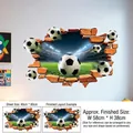 3D-Fußball-Wandtattoo mit Mauerdurchbruch-Effekt und Stadionmotiv mit Abmessungen - Fußballplatz Hintergrund Durchbruch Stil (ZQ2606)