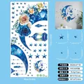 Dettagli dell'adesivo murale con luna blu e rose, inclusi parametri tecnici e misure - Stile Rosa Luna Blu (K07) / 30x60cm
