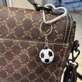 Mini porte-clés de football noir et blanc avec texte CHINA et mousqueton en forme de cœur - 2.5cm / Football Noir et Blanc
