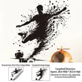 Vue détaillée du sticker mural footballeur avec spécifications de taille 30x30cm - Style Silhouette de Joueur de Football (ZQ2631)