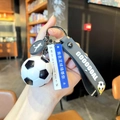 Portachiavi calcio creativo con pallone in miniatura e cinturino in silicone blu - Calcio Bianco e Nero + Etichetta Ti Aspetto Al Campo da Calcio