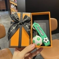 Porte-clés de football 3D avec bracelet vert dans un coffret cadeau élégant et ruban - Football Vert Avec Boîte Cadeau Orange