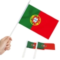 Handgehaltene Portugal-Nationalflagge mit weißem Fahnenmast für den World Cup 2026 - Handflagge