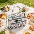 Floral canvas tote bag with Lucky Girl print in large 40cm x 30cm size for daily commute - National Style Handbag - Lucky Color / 40*12*30cm