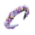 Detalle de diadema floral morada hecha a mano con brillantes de diamantes y perlas - Morado