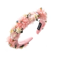 Diadema rosa hecha a mano con flores de strass y perlas sobre fondo blanco puro - Rosa