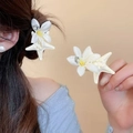 Elegant white flower and starfish hair claw clip with rhinestones for summer styling - 7366 Dewy Flower Starfish Hair Clip-Beige Flower
