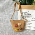 Kids straw crossbody coin purse with colorful floral decor and cute ladybug accessory - Tricolor Flower - Khaki