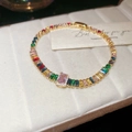 Elegante brazalete de oro con circonitas baguette de colores y piedra central rosa. - Estilo 53# Dorado Colorido Tenis