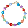 Collana di perle in resina colorata con ciondolo a cuore dorato su sfondo bianco. - Perla Irregolare Stile Dopamina (Stile-5)