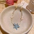 Handmade beach necklace with blue starfish, pearls and seashells for summer - Necklace - White - Blue