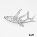 Elegant silver humpback whale brooch made of durable stainless steel ocean jewelry - Whale Style (PX029) / Silver