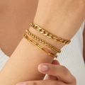 Dreilagiges vergoldetes Edelstahlarmband mit Büroklammer-, Weizen- und Figaro-Kettendesign - Gold Armband Dreier-Set Figaro Weizen (B2097)