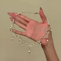Élégant collier de perles baroques vintage avec pendentifs cœur en strass et breloques gouttes - Or-Blanc