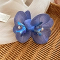 Elegante Haarspange mit blauen Orchideenblüten aus Stoff und Perlenverzierung für Damen - Lila-Blau Verlauf Orchidee (Blau) / Blau