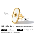 Verstellbarer Edelstahlring mit weißem ovalem Stein und Goldfinish für Frauen - Einstellbar Offen / Weißer Perlmutt-Stil (NB-R24642)