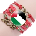 Detalle de la pulsera multicapa de cuero con bandera de Palestina y colgante Love - Rojo