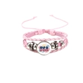 Détail d'un bracelet en cuir tressé rose avec pendentif drapeau USA et anneaux métalliques - Style Feu d'Artifice USA Rose (HS12056-9)