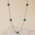 Collana bohémien placcata in oro con cinque pietre di turchese su base in pietra naturale - Collana in Turchese (8399)