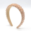 Dettaglio del cerchietto fatto a mano con perle color champagne e cristalli scintillanti - Champagne
