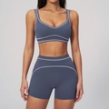 Ensemble de yoga bleu gris avec liseré blanc contrasté, comprenant brassière et short - S / Haut Et Bas / Bleu Foncé