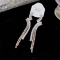 Orecchini pendenti in argento 925 con cristalli scintillanti su superficie nera riflettente - E0476 Perno S925