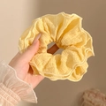 Felgeel oversized haarelastiekje van gebloemd kant met getextureerde stofafwerking - #2 Geel 4 Lagen Ongeveer 14 Cm