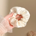 Elegante crèmewitte satijnen scrunchie met zijdeachtige afwerking en plooien - #4 Romige Rijst (ongeveer 11 Cm)