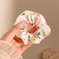 Bloemen haarelastiek van witte stof met roze bloemetjes en gele afwerking - #2 Roze Gerookte Roos 12 Cm