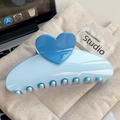 Elegant light blue heart hair claw clip with glossy finish on a soft beige background - 13cm / Sky Blue