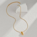 Collier doré avec pendentif conque irrégulière et chaîne serpent élégante pour femme - Style De Conque En Spirale (N2092-ls) / Doré