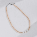 Collana minimalista con perline quadrifoglio e cristalli champagne con chiusura a moschettone - Collana quadrifoglio