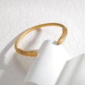 Bracelet jonc ouvert doré avec gravures de nuages inspirées de la légende Sun Wukong - Style Ruyi Gaufré en Or(B125-02)