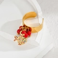 Detail von 18k Gold Edelstahlring mit buntem Fisch-Anhänger und roten Perlen verziert - Ethnischer Fisch Rote Perle Stil (R786-hong)