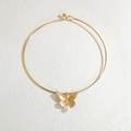 Elegante collana girocollo in acciaio al titanio dorato con ciondolo farfalla e perla - Stile Choker con Perla e Ciondolo a Farfalla