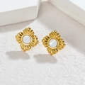 Elegantes pendientes de girasol en acero dorado con incrustación de nácar iridiscente - Dorado