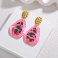 Orecchini a goccia in acetato leopardato rosa con perno dorato per donne eleganti - Rosa Rosso