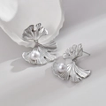 Pendientes de hoja de ginkgo plateados con perla blanca en estilo vintage francés - Color Acero