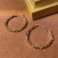 Goldene geometrische Mosaik-Ohrringe mit facettierten Metallwürfeln für Damenmode - Gold