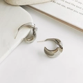 Minimalistische C-vormige gedraaide metalen oorbellen met S925 zilveren naald en glans - Zilver