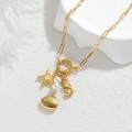 Collana in acciaio inossidabile dorato con ciondoli marini, stella marina e perle - Stile Cavalluccio Marino Stella Marina Conchiglia e Perla (N2272-D)