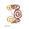 Detailansicht des roten Emaille-Spiralarmreifs mit Maßen 5,9 cm x 3,3 cm und 24,5g - Abstrakter Spiralstil (S-B1285-D)