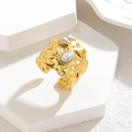 Anello largo aperto vintage placcato oro 18k con intarsio in turchese e texture martellata - Bianco