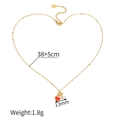 Dettaglio della collana a ciliegia in oro 18k con smalto a cuore rosso e perla - Ciliegia a Cuore