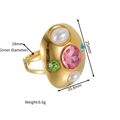 Barokke gouden ring met ovale roze kristal, imitatieparels en gekleurde zirkoon - Goud
