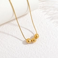 Elegante collana in acciaio inossidabile placcato oro 18k con tre perline a rilievo - Perla con motivo a cuore