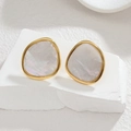 Irregular geometric gold-plated titanium earrings with cross-textured mother of pearl - White Shell